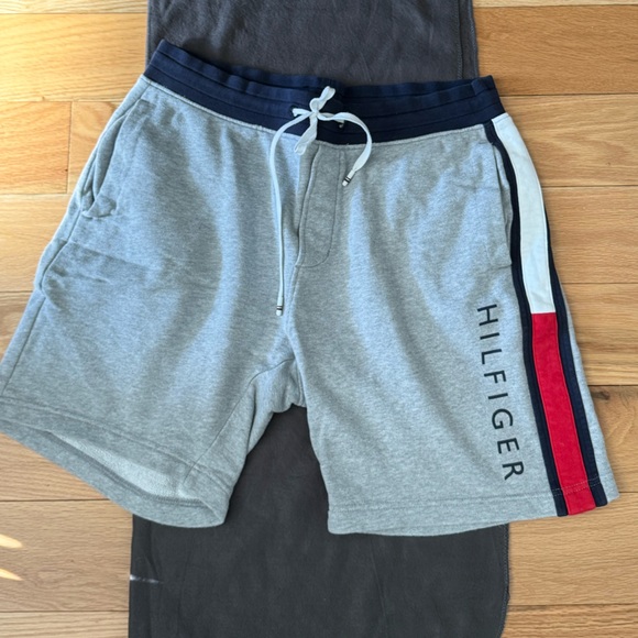 Tommy Hilfiger shorts - Picture 1 of 2